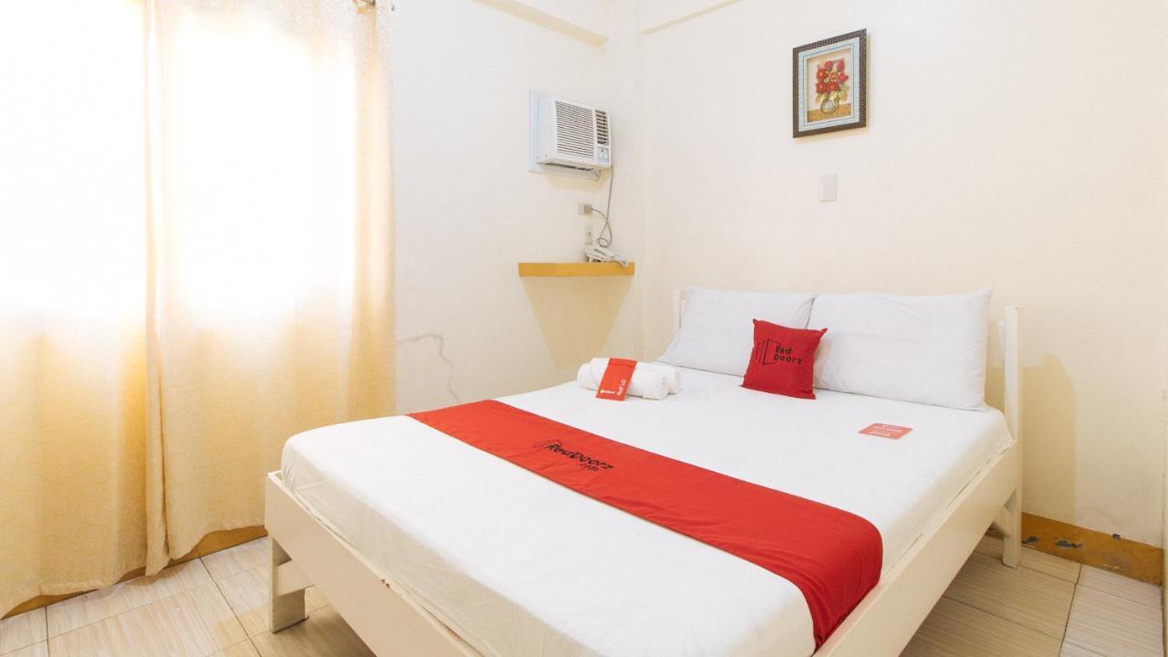 Reddoorz @ Golden Skye Hotel Guagua Exteriér fotografie
