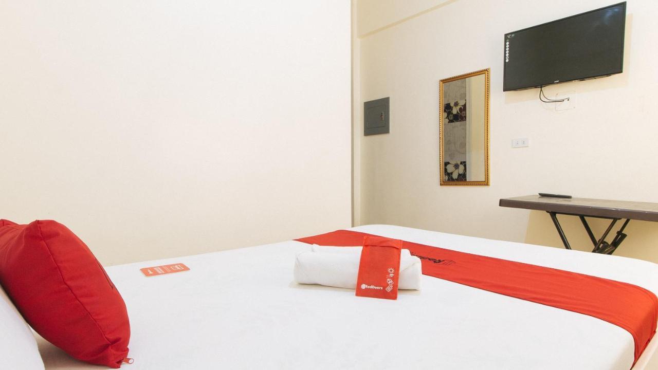 Reddoorz @ Golden Skye Hotel Guagua Exteriér fotografie